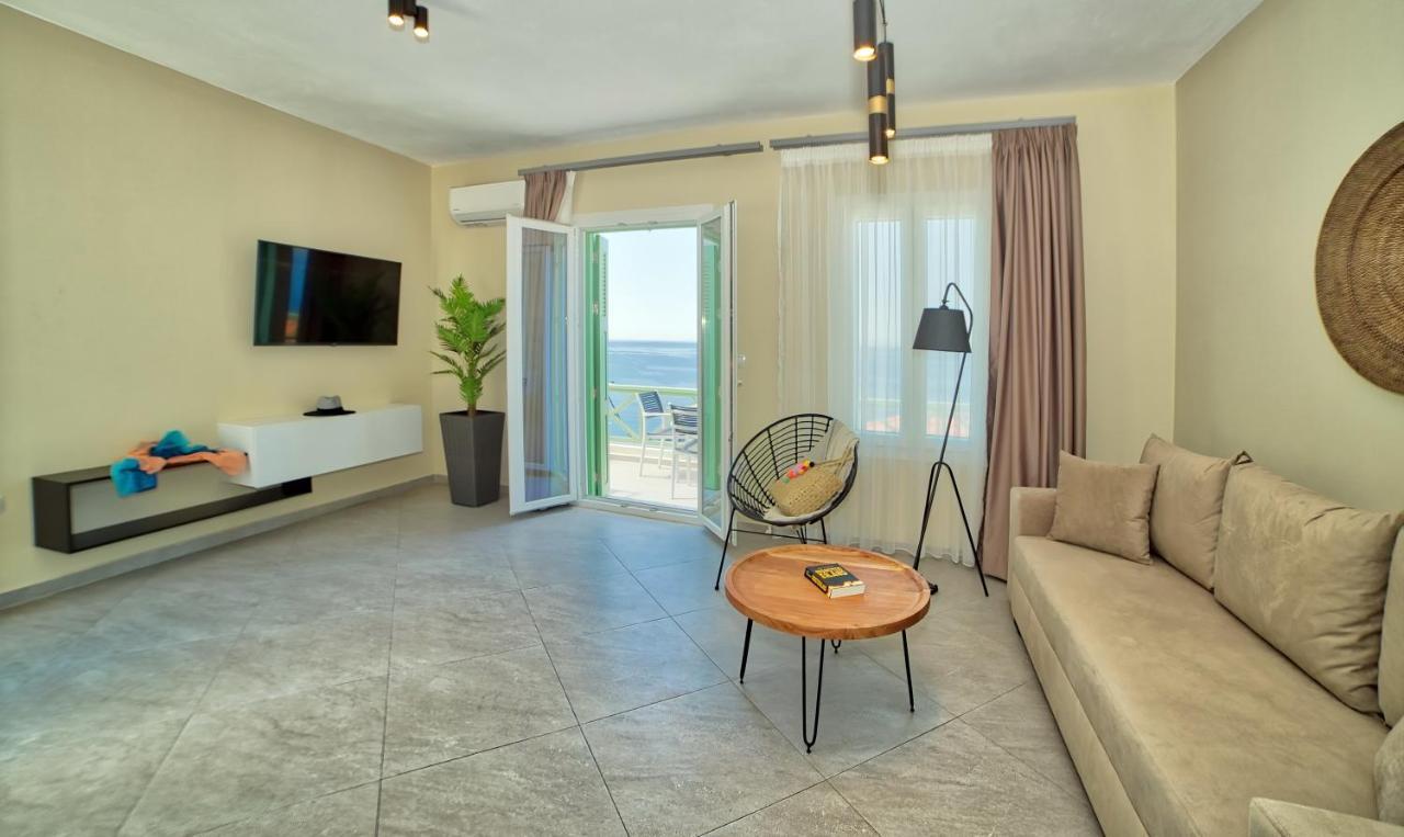 Corali Suites Andros Баци Екстериор снимка