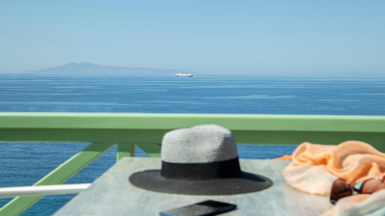 Corali Suites Andros Баци Екстериор снимка